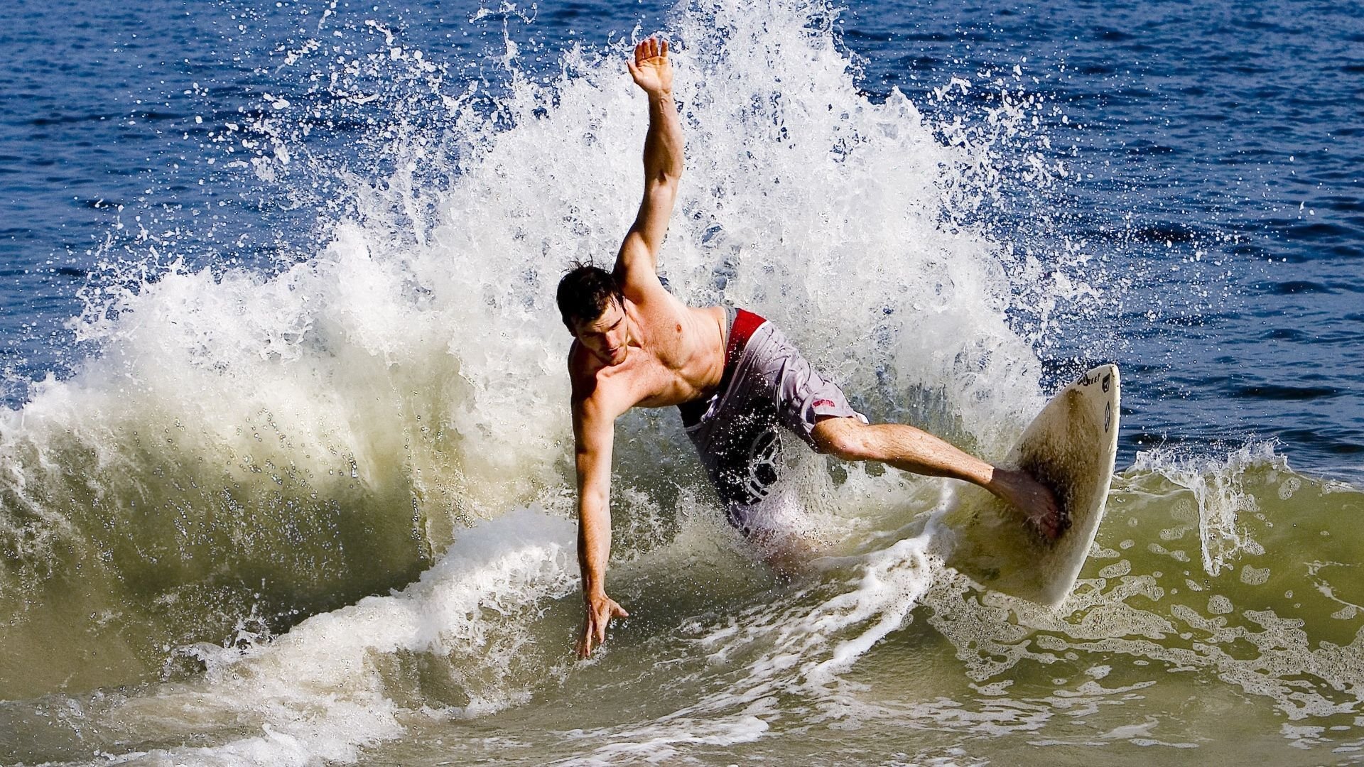 太阳西沉,乔治升起,深圳队稳守胜局,奥运周期关键战迎来新王
