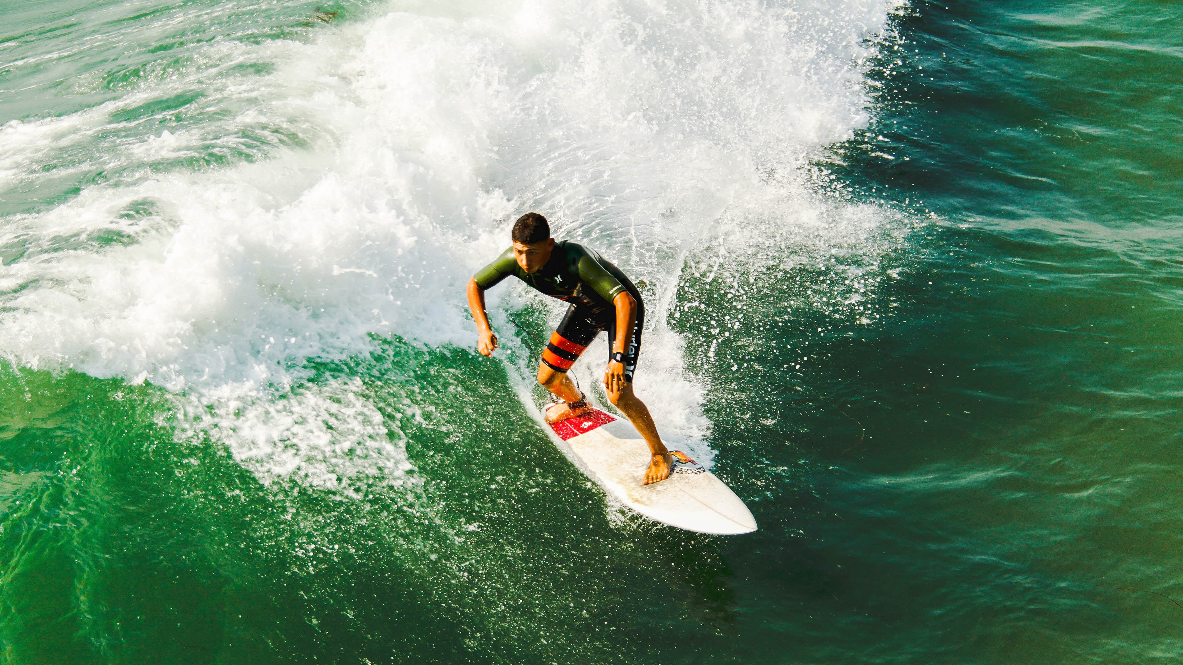 引擎轰鸣中的救赎，F1揭幕战之夜与英格拉姆的重生