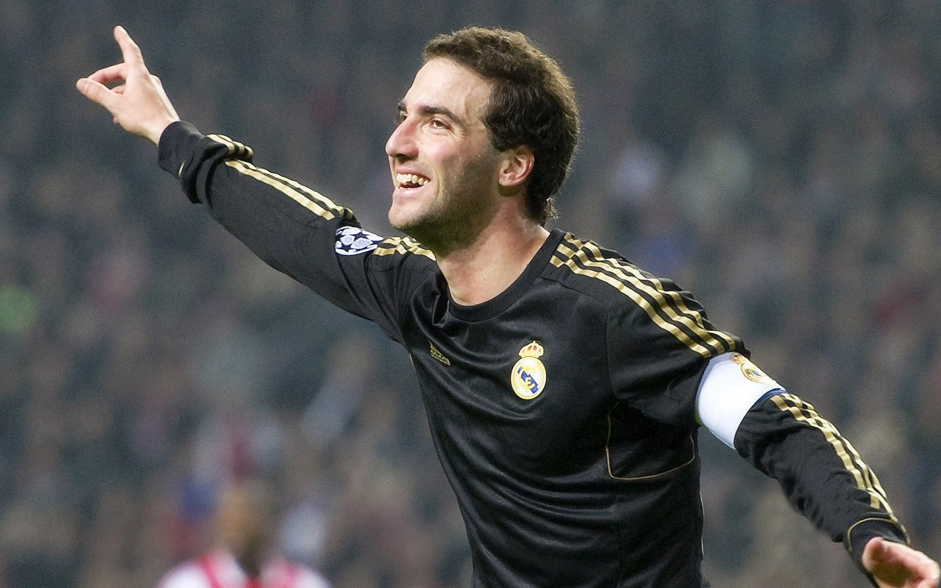 意甲焦点战之夜，奥斯梅恩带动全队节奏，那不勒斯奏响胜利狂想曲