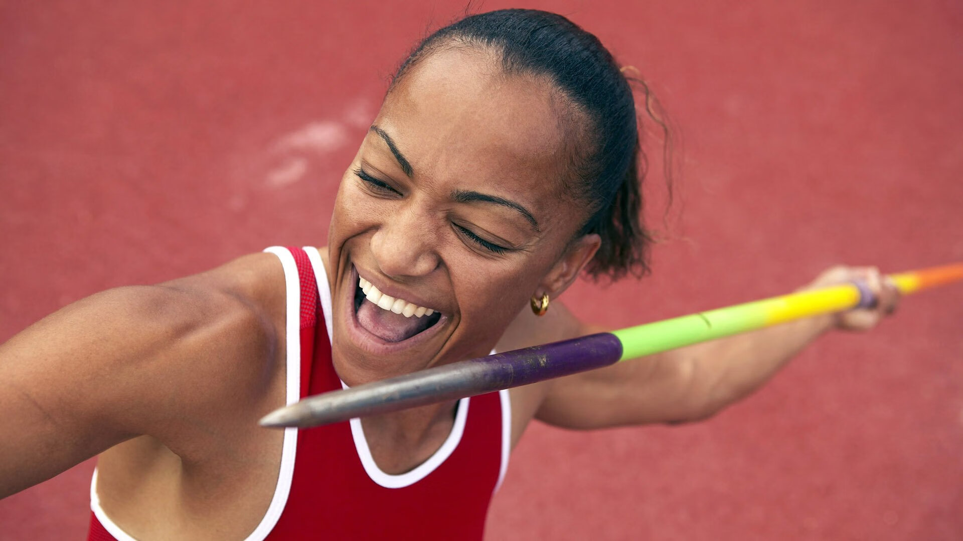 赛道上的逆袭，红牛二队鏖战红牛，周冠宇关键制胜